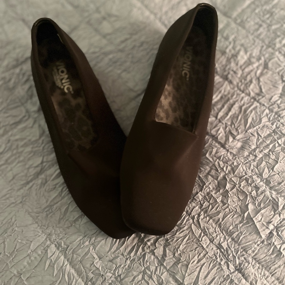 Vionic black wedge flats women’s 9